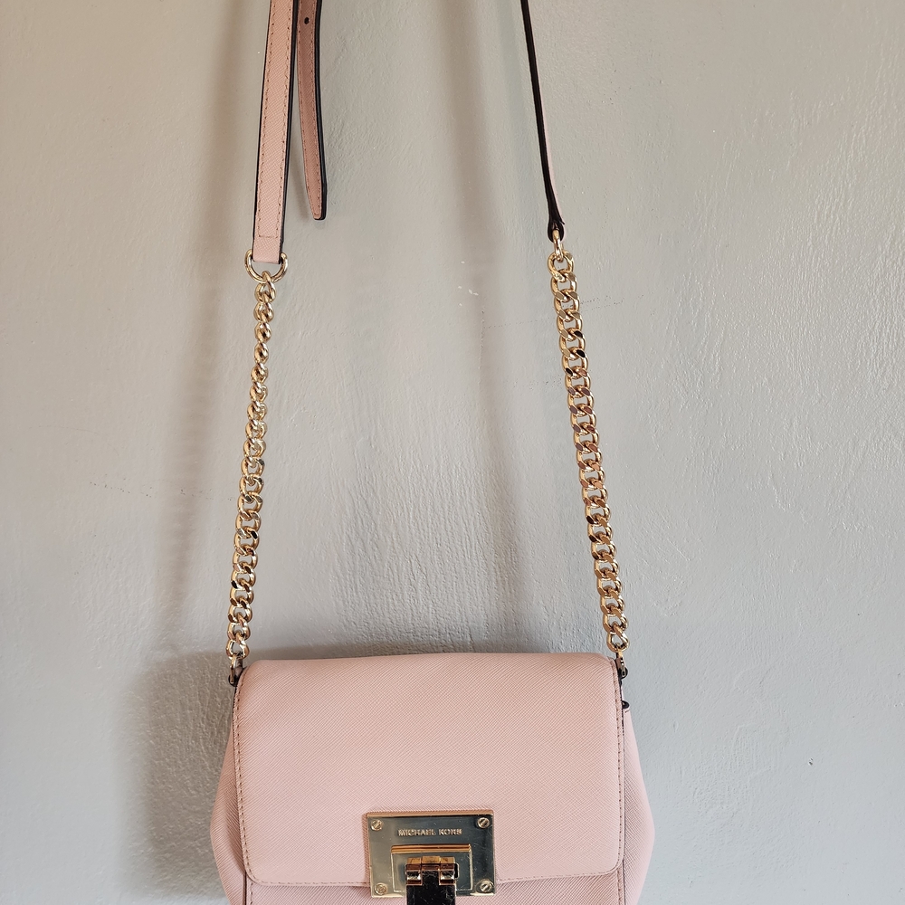 Michael Kors Tina Crossbody In A Soft Powder Pink - Picture 4 of 12